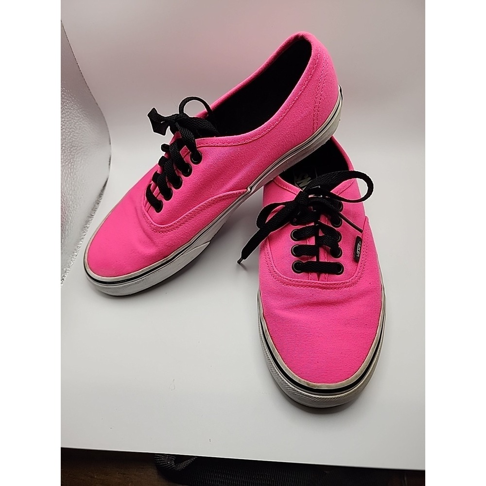 Vans Neon Hot Pink Low Top Skate Shoes Black Lace Up Men 7.5 Women‎ 9 T376